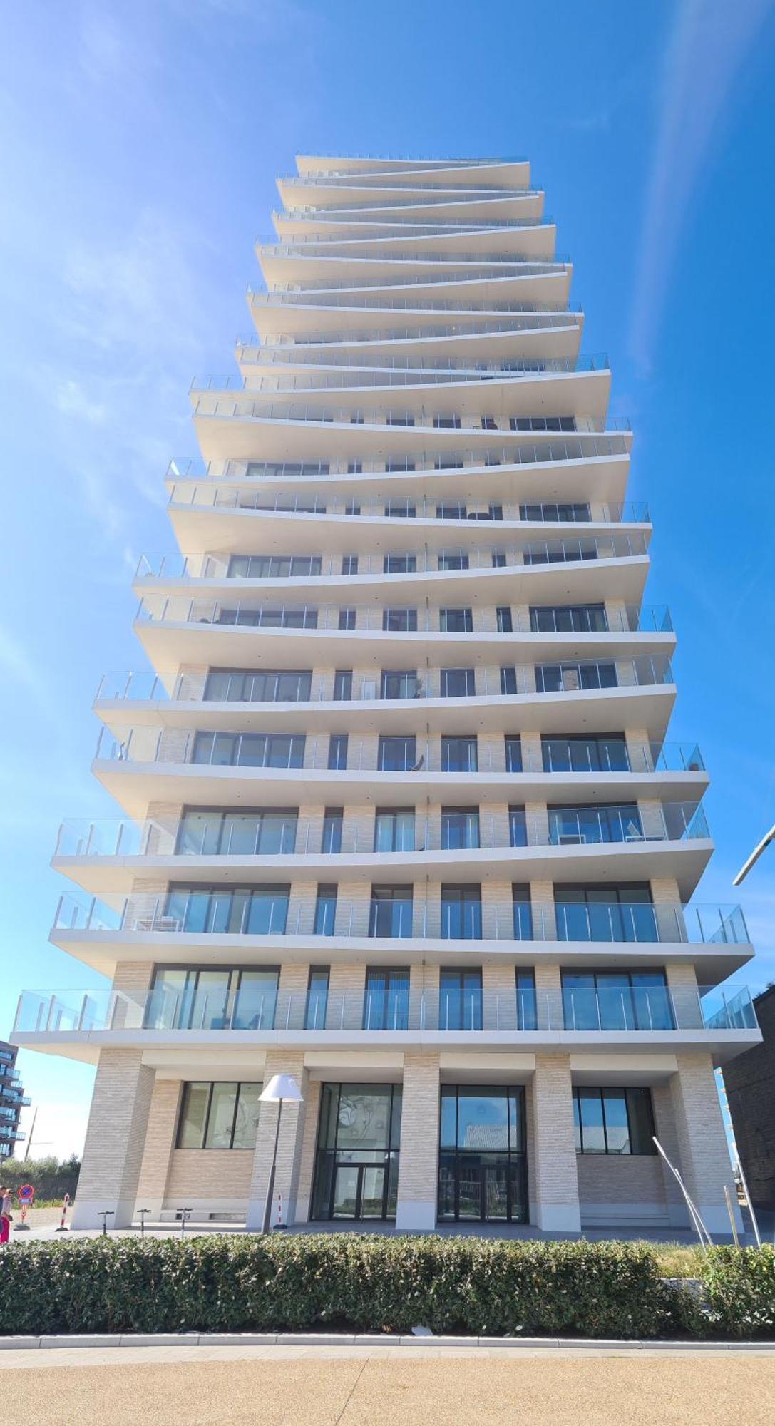 Central Park Tower Sea View Residence With Pool And Gym 奥斯滕德 外观 照片